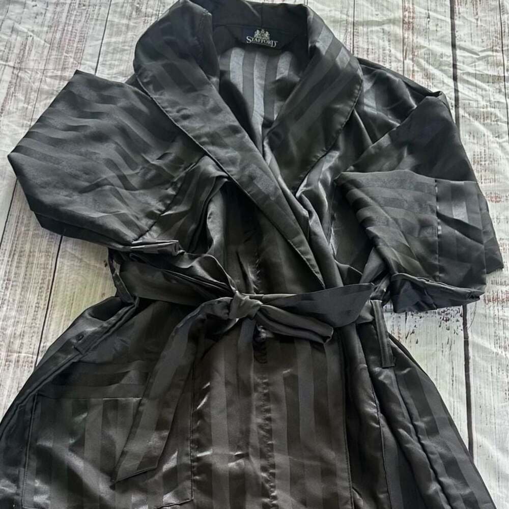 Stafford Men's Black Striped Satin Robe Unsized